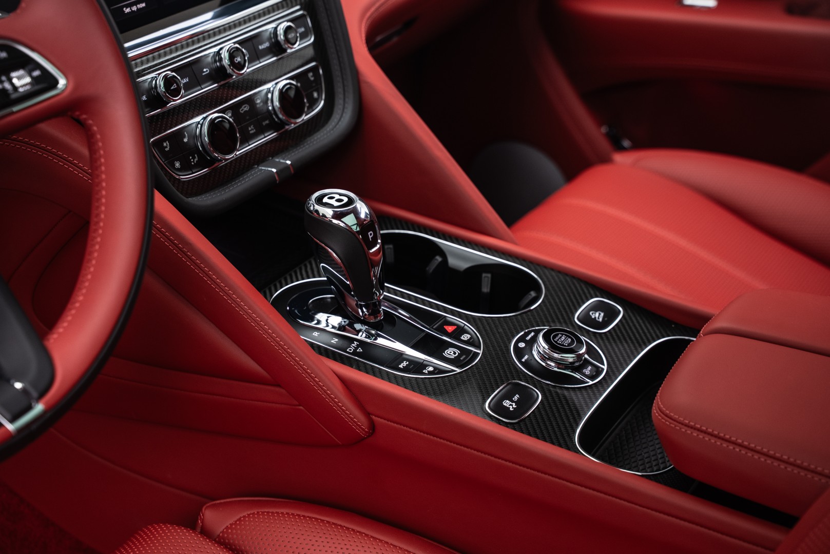 2023 BENTLEY BENTAYGA S | HIGH SPEC | DIAMOND QUILT LEATHER | REAR ENTERTAINMENT | CARBON INTERIORS